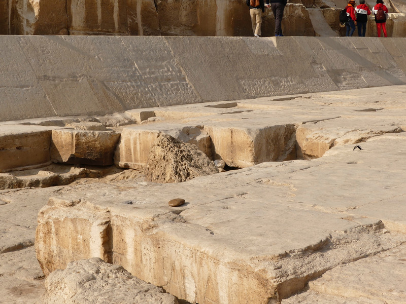 shows the smooth encasing that once covered the whole of the pyramid