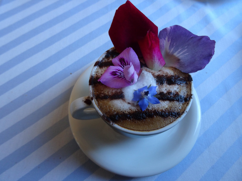 Floral cappuccino 