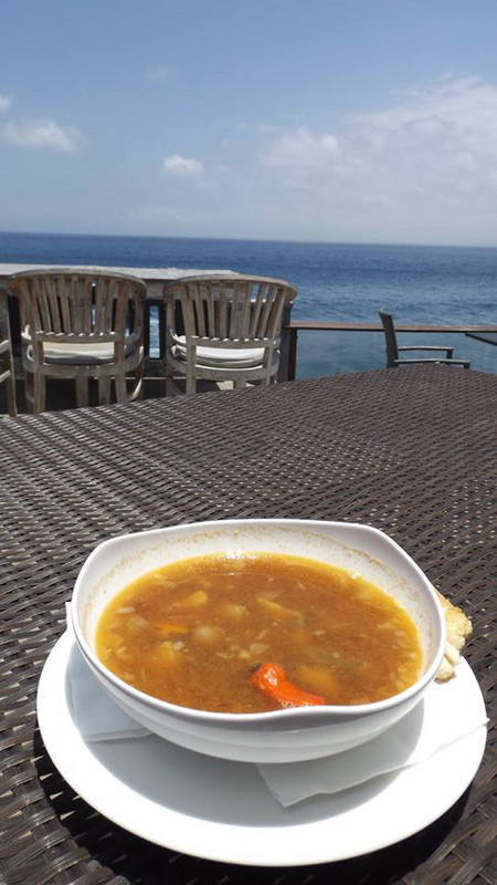 Pikantna zupa z krewetkami