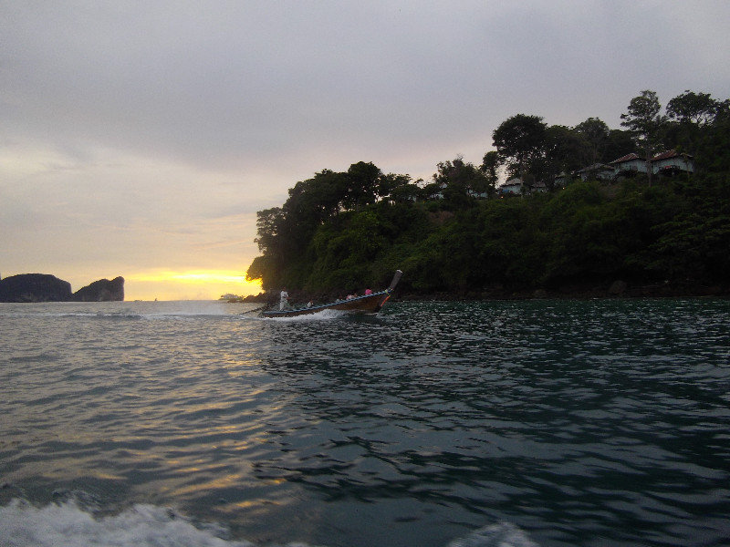 Zachód słońca na Ko Phi Phi.