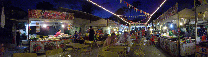 Food market na Patong, wieczorem opanowany przez Rosjan.