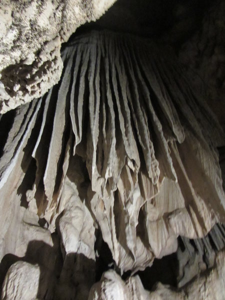 Tham Lod caves
