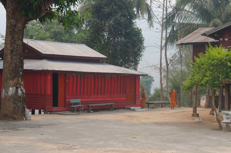 Mekong Village Temple Laos 4