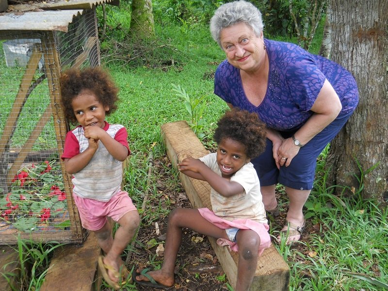 Nancy & Vanuatu Kids