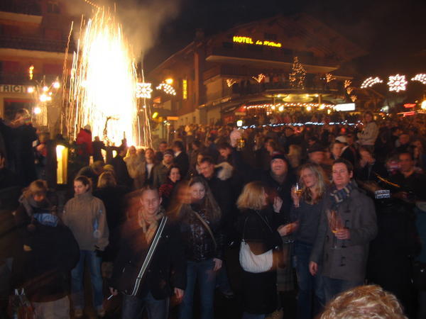 NYE crowd at Place Central
