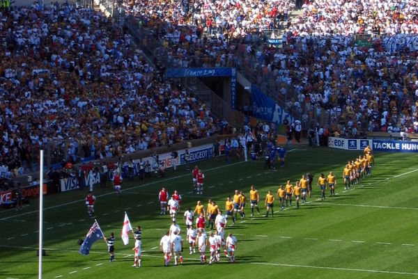 The teams take the field 