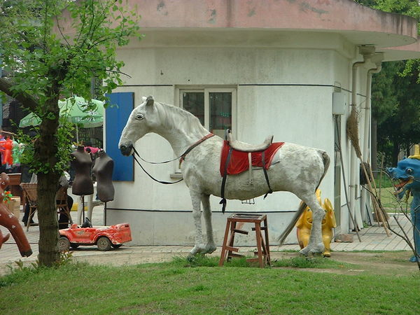 zoo horse statue