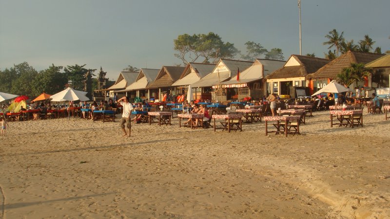 restaurants on the beach 