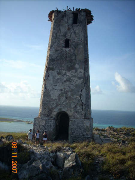 La tour avec son portail