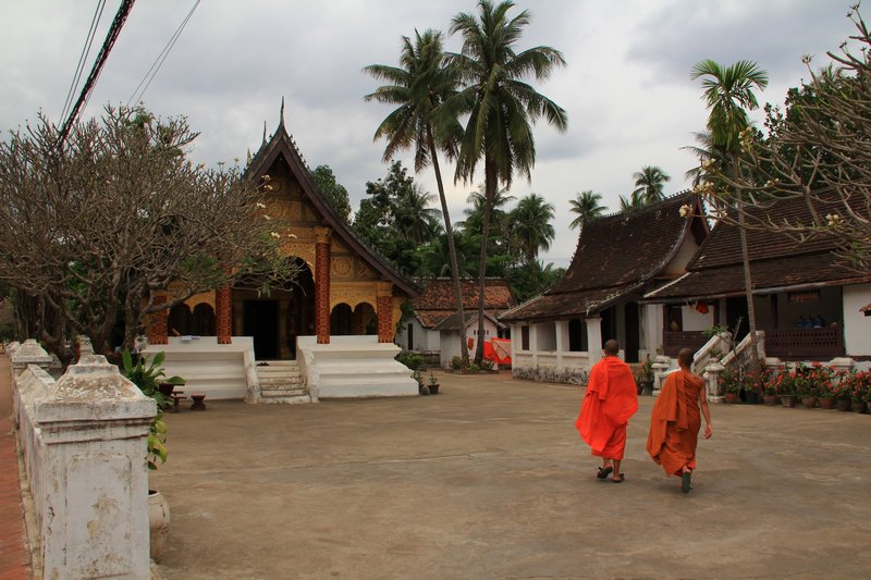 Mönche im Kloster