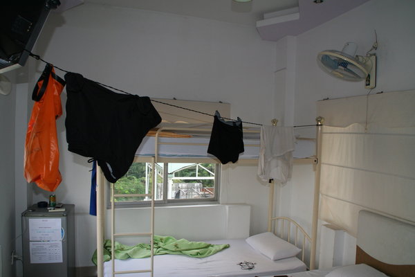 Scrubba travel clothes line and fan = dry clothes by morning