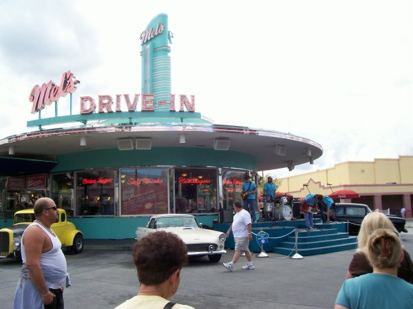 Mel's Drive-In Diner 50s rock band | Photo