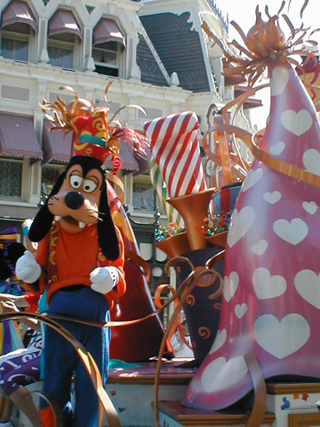 Goofy in Parade