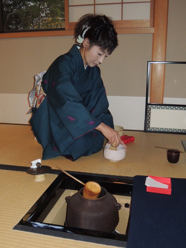 Tee-Zeremonie mit Nuoko