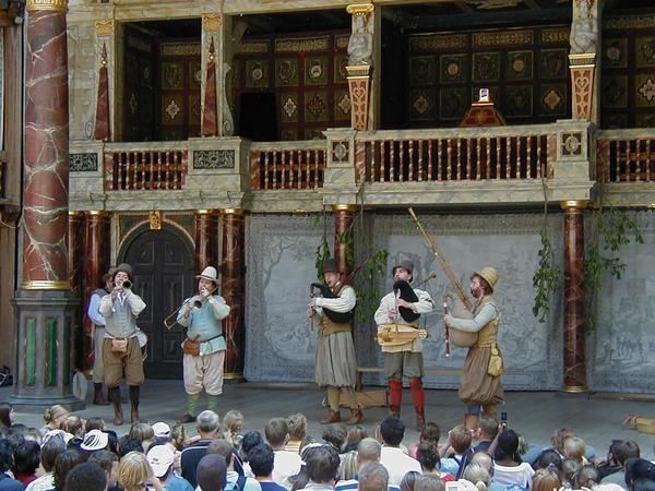 Instrumentalists at the Globe