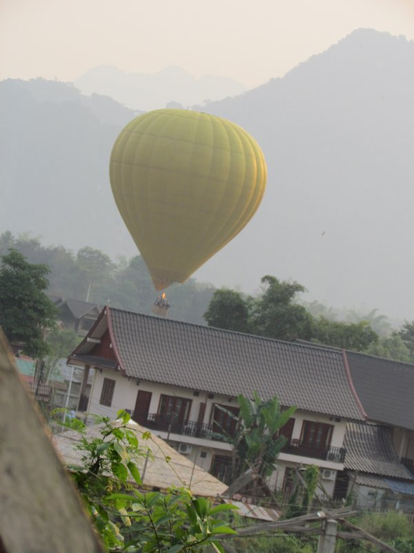 Low flying balloon