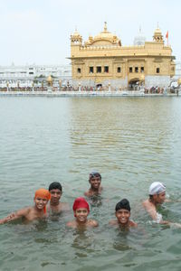 Bathing-at-the-Golden-Temple