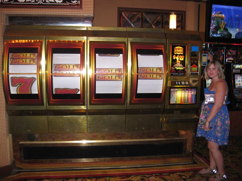 Sally and the biggest slot machine in Vegas