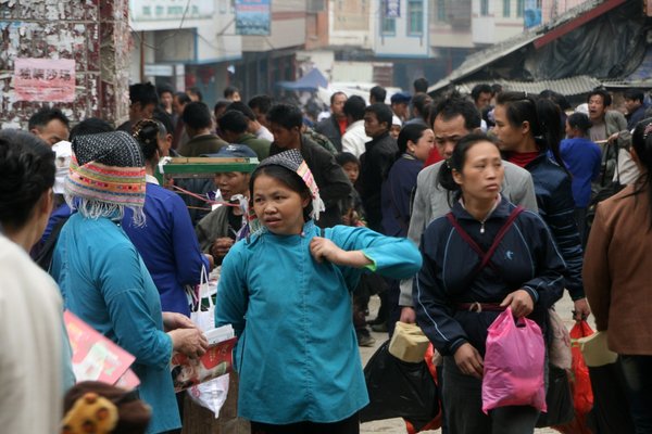 Dudong market scene