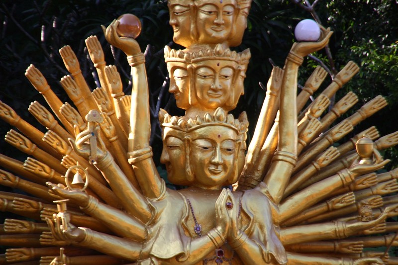 1000 arms Guanyin