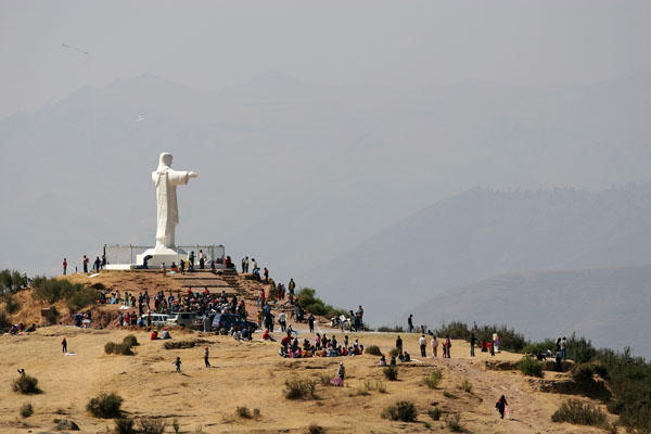 Statue of Christ overlooking Cuzco
