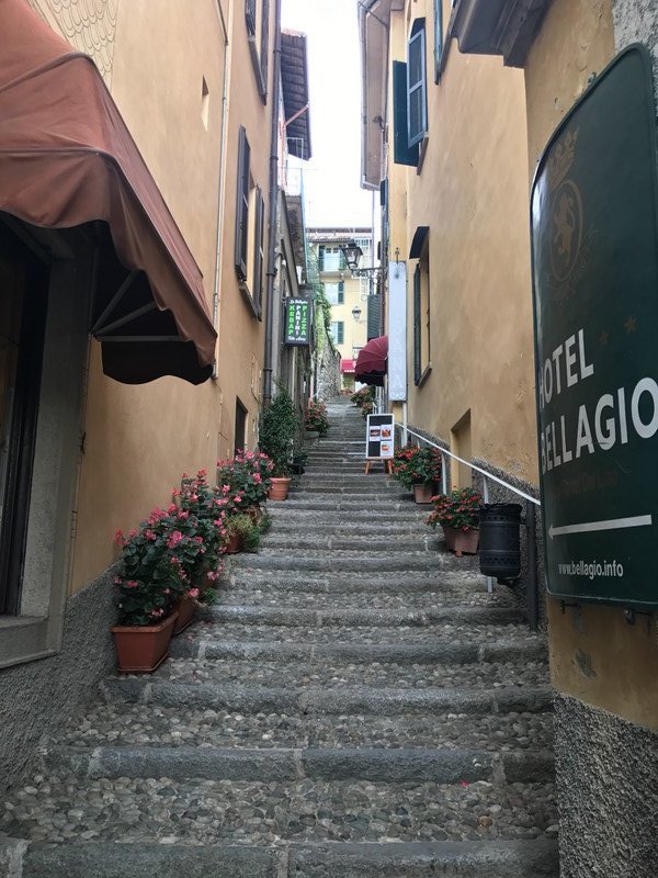 Some steps to more shops in Bellagio