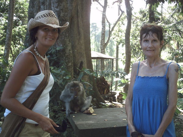Me and Mom and monkeys!!