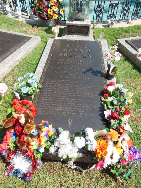 Elvis' Gravesite