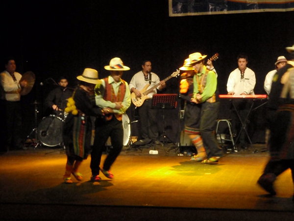 Cueca show - northern Chile getup