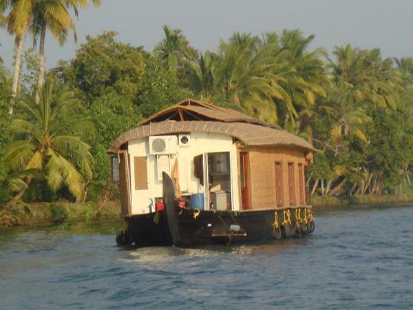 Backwaters - houseboat
