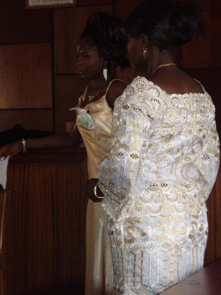 sister and mother of the bride