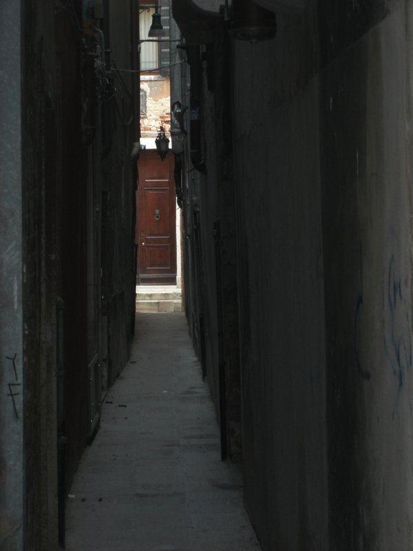 Lots of narrow alleys