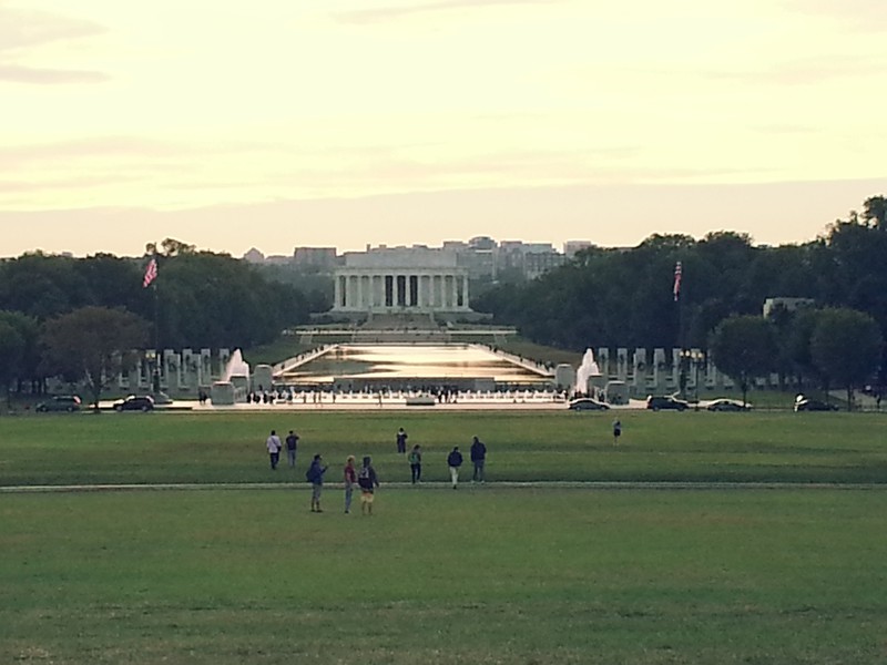 View of the WWII Memorial, the Reflecting Pool and Lincolns Memorial