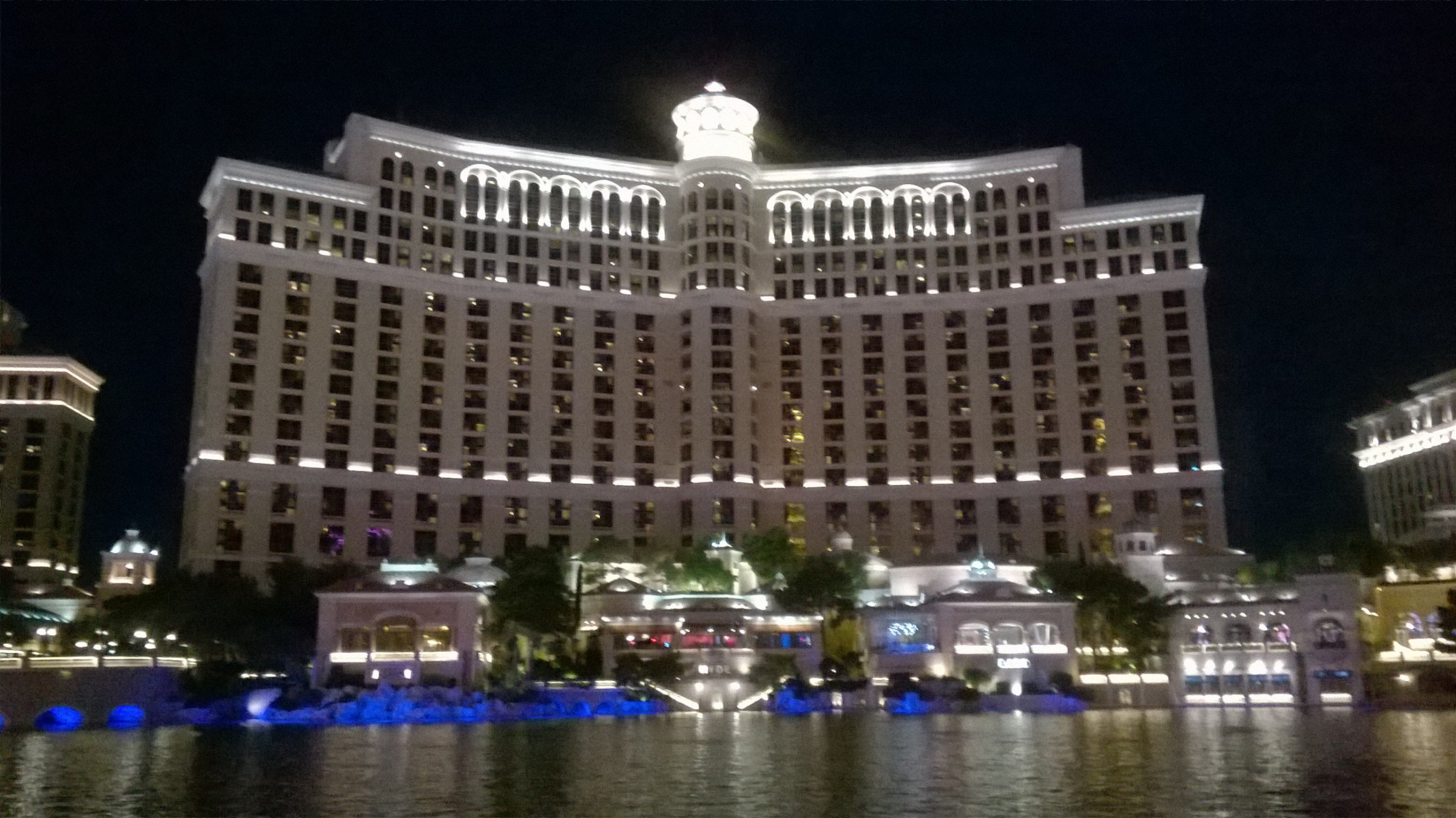 the-bellagio-at-night-photo