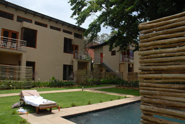 Peech Hotel in Johannesburg · The grounds and pool