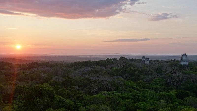 Tikal bei Sonnenaufgang