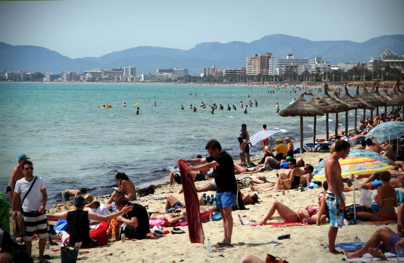 crowded beaches in Palma
