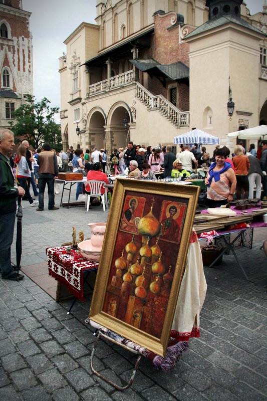market in front of Sukiennice