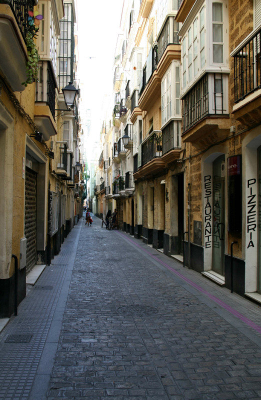empty streets of Cadiz