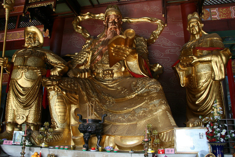 some impressive statues inside the temples!