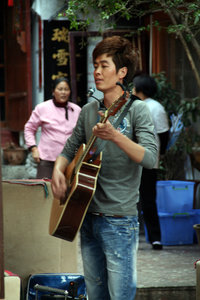 'talented' musician of Lijiang ;)