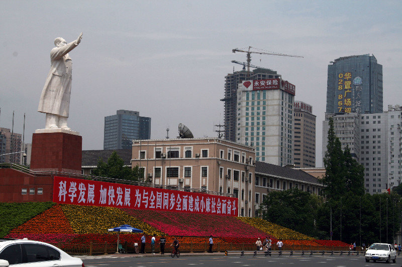 Mao's statue at Tianfu Square