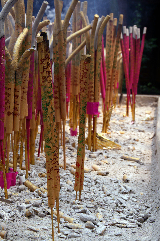 incense at the Great Buddha park
