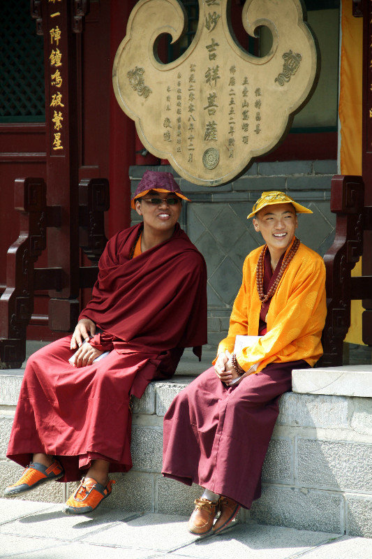 happy Tibetan monks :)
