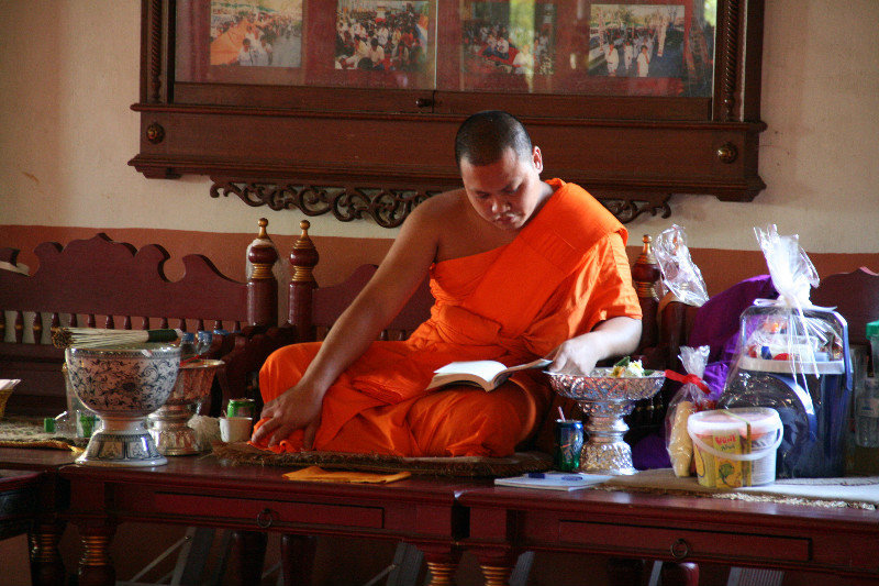 monk at Wat Phra Singh