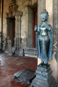 more Buddha statues at Haw Pha Kaeo