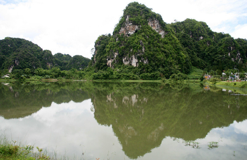 incredible limestone formations in Viengxai