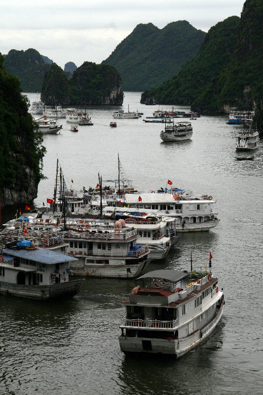 boats parked by the Hang Sung Sot Cave