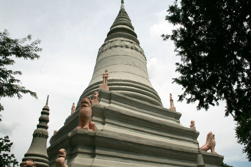 White stupa at Wat Phnom