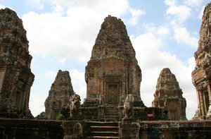 the towers of Eastern Mebon...